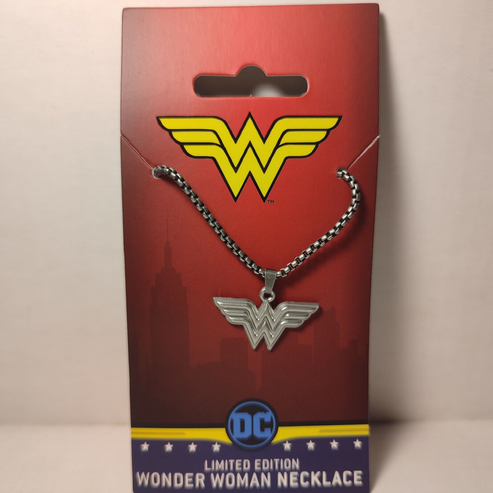 Dc Comics Wonderwoman Limited Edition Unisex Necklace Official Pendant Charm 13$